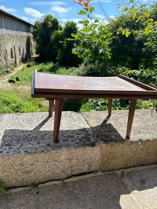 Tabuleiro em madeira para sofa ou cama antigo