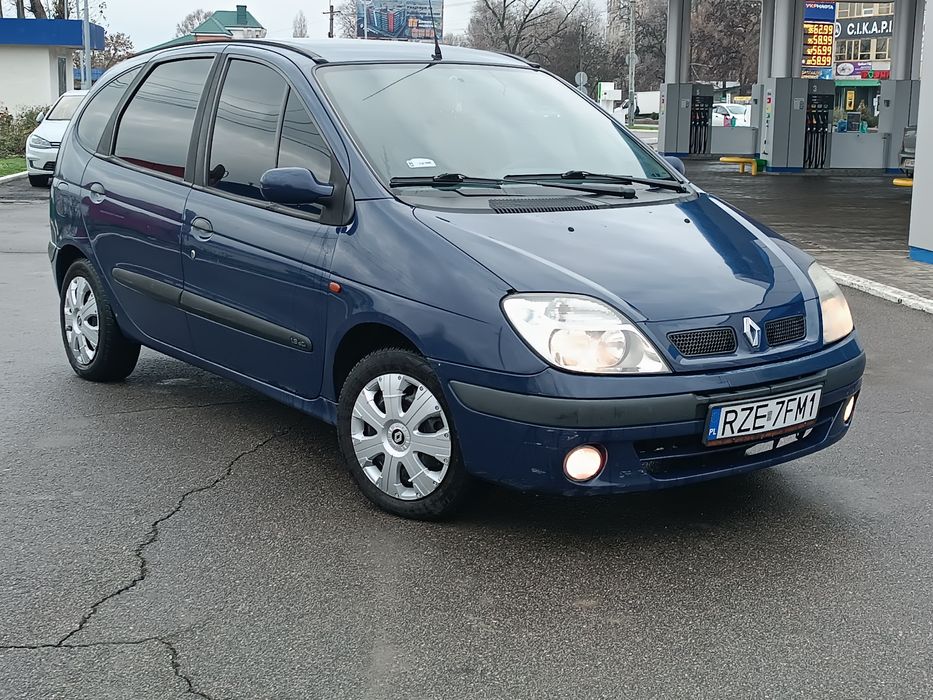 Продам Рено Сценик 1,9 турбо дизель. На полном ходу. Делать нечего не нада. Не красить не варить. На новой резине зиме . Двигатель шепчет масло не кушает. Без единой ошибки. Салон чистый ухоженный. 4 стеклоподъёмника. Климат-контроль. Кандёр. ABS. Гидравлика руля. Центральный замок сигнализации. По ходовой части всё обслужыно. Музыка сенсорный экран. По всем вопросам по телефону. Автомобилем будете довольны.