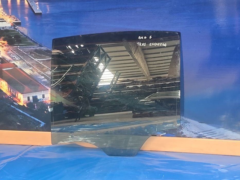 Vidro porta traseira esquerda escuro Bmw e65 ser 7 2001- EPC OEM