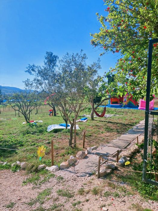 Espaço privado para alugar festas com zona interior e exterior