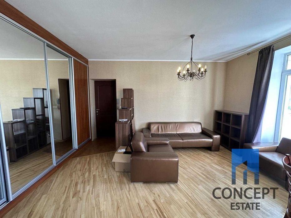 Продам видовую 2к сталинку на ул. Героев Крут. Яворницкого. Нагорка!