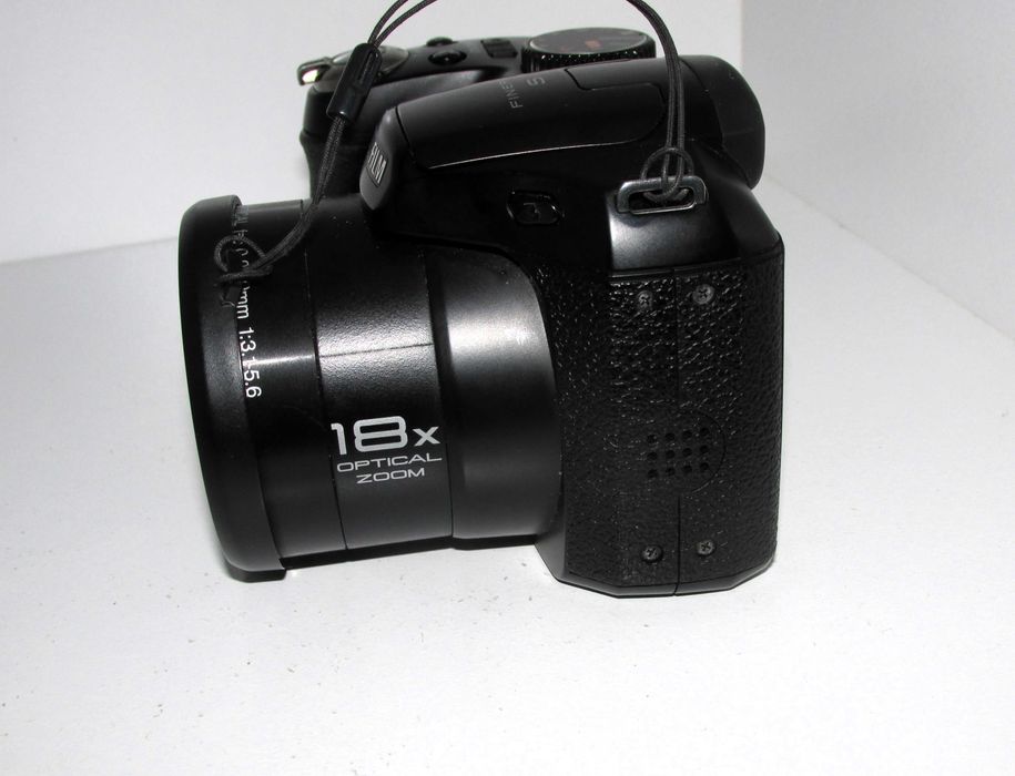 Digital Camera Fujifilm FinePix S2980 14MP 18x HD