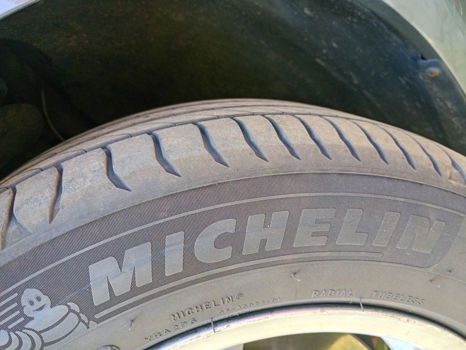 Michelin Primacy 4 215/60/16