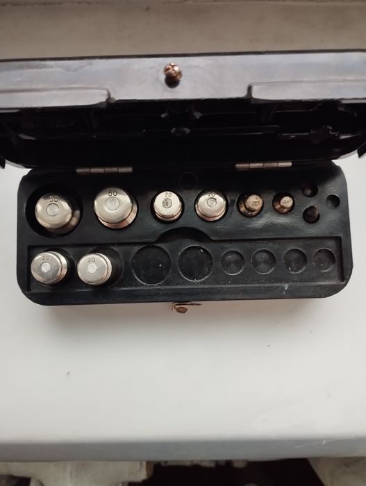 Продам весы аптечные в комплекте с гирями