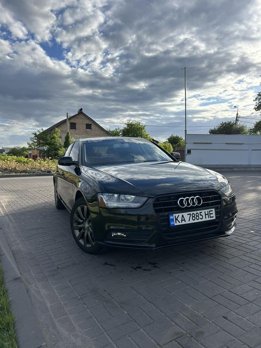 Audi A4 b8 2013  2.0 бензин ,