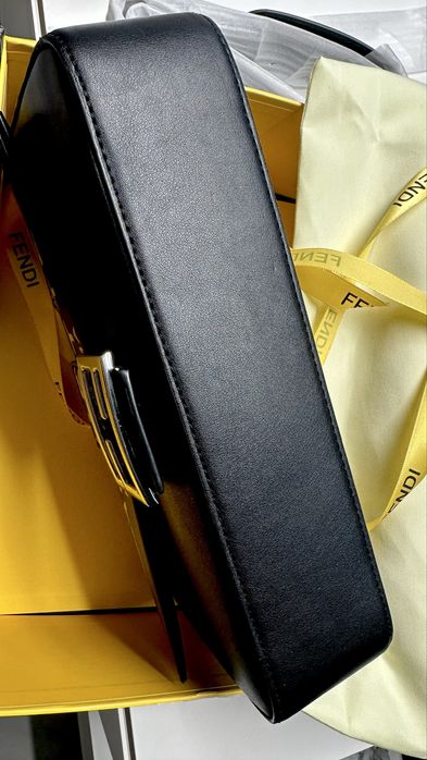 Torebka FENDI, dwa paski - do reki lub na ramię