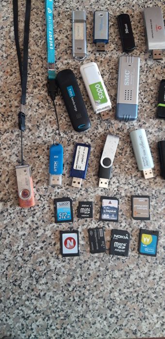 Conjunto de Acessórios de Informática Diversos
Pens/Mp3/Outros

Veja t