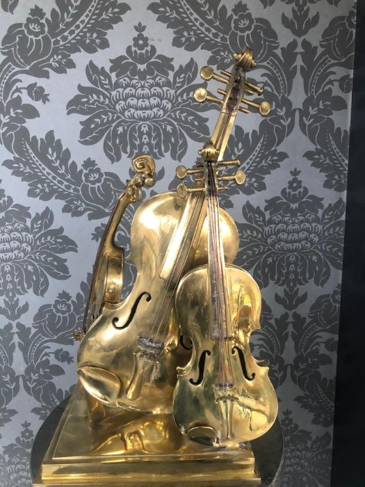 Rzeźba z brązu a'la Antonio Stradivari skrzypce altówka l