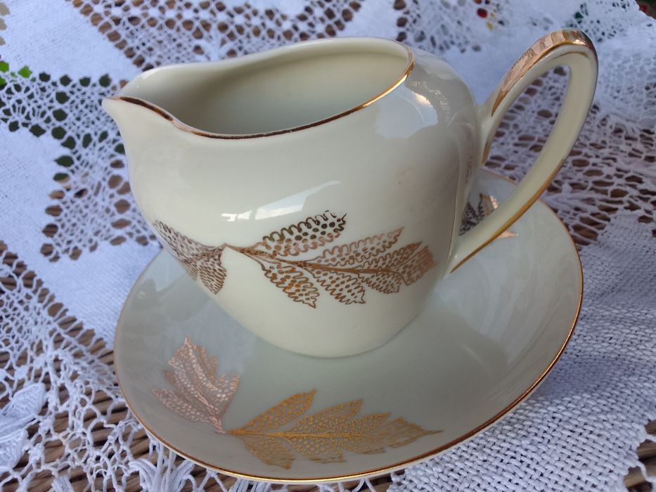 Молочник,соусник немецкие винтаж .Соусник немецкий фарфор