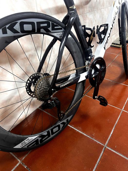 Pinarello Dogma F 2024