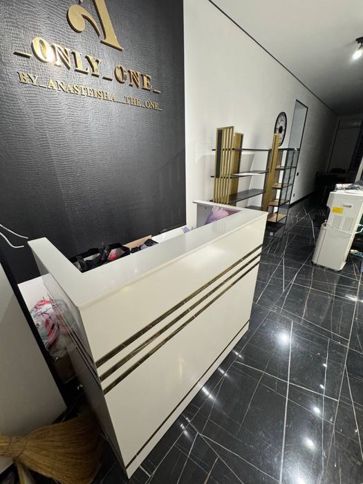 Комплект меблів для салону краси під ключ: манікюр, педікюр, перукарня