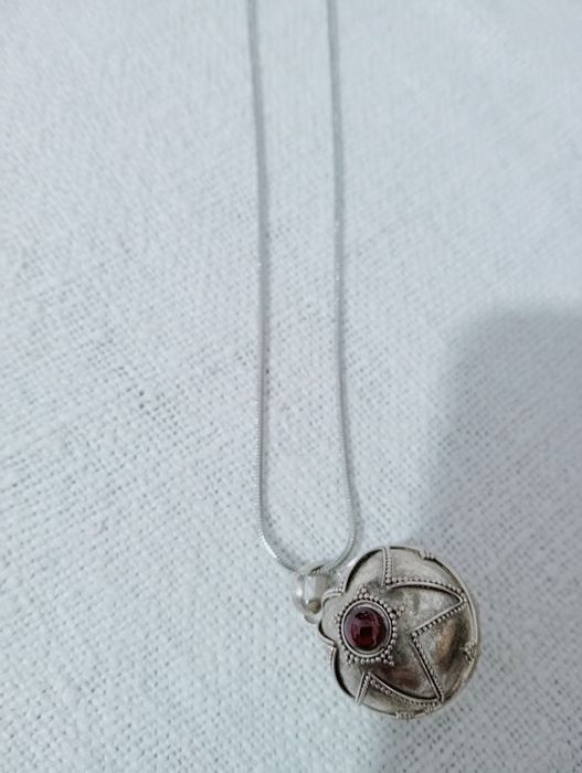 Colar com pendente chamador de Anjo