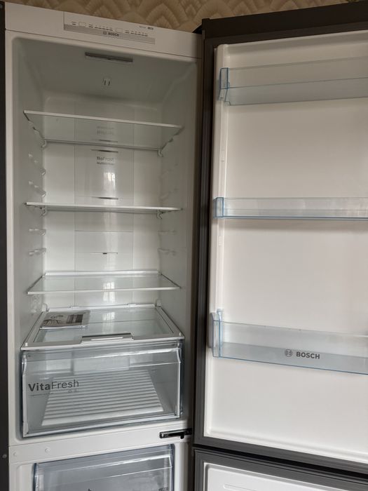 Холодильник двокамерний