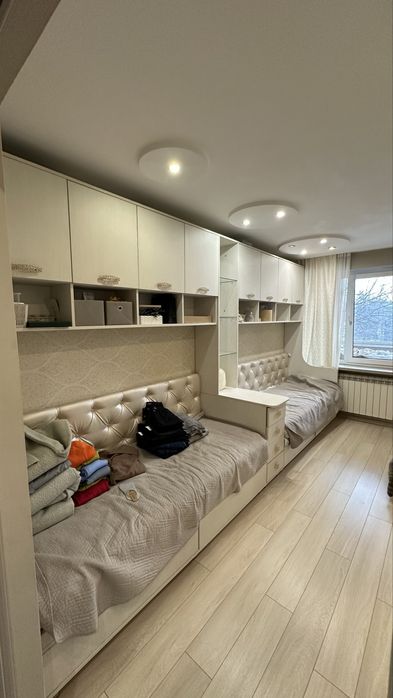 Меблі в дитячу,шафа купе ліжко стіл