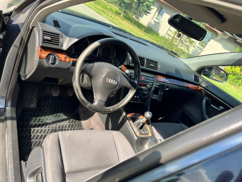 Audi a4b6 2.5 quattro