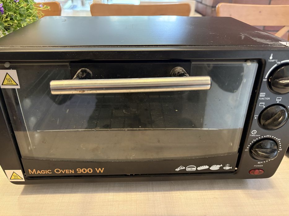 Mini piekarnik elektryczny