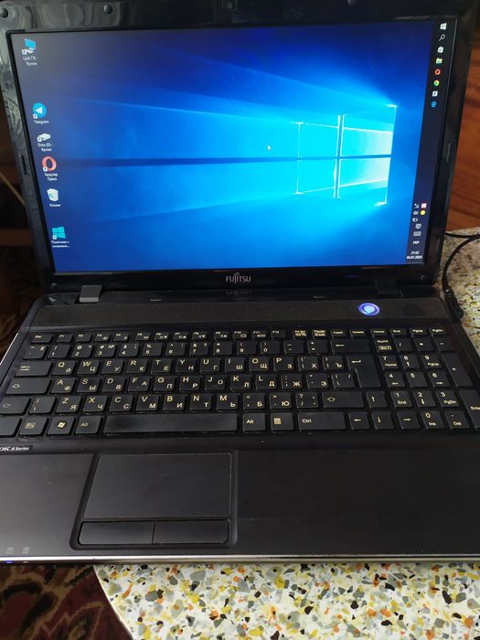 Продам ноутбук стан 9/10