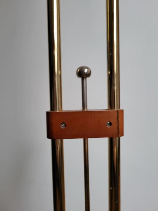 Lampa z możliwością regulacji