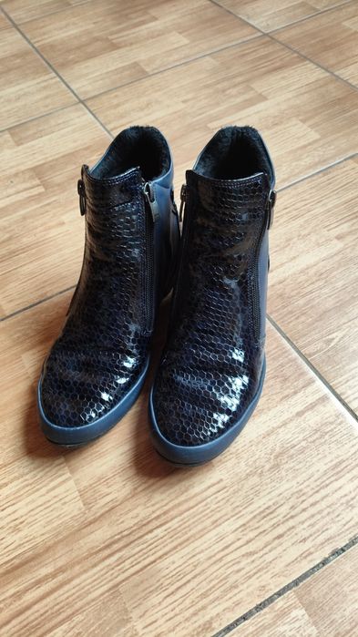 Демісезонні жіночі ботінки