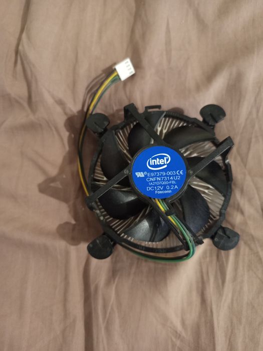 Intel Pentium G4400 (2 ядра/2потоки 3.3 GHz / LGA1151)
Продам