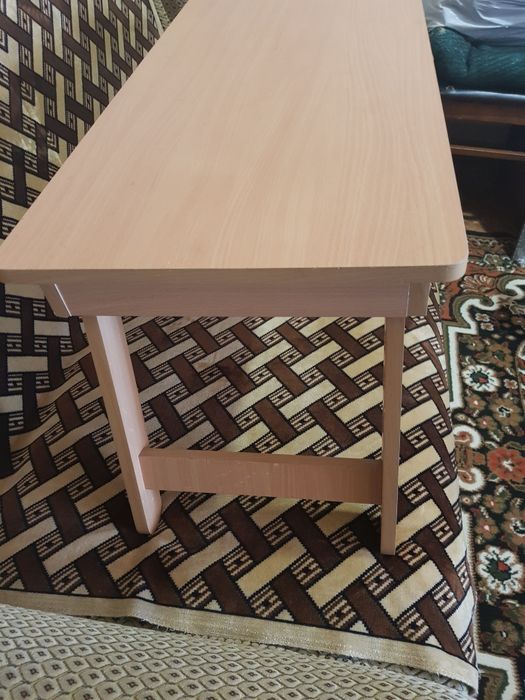 Стіл-піднос для сніданку в ліжку