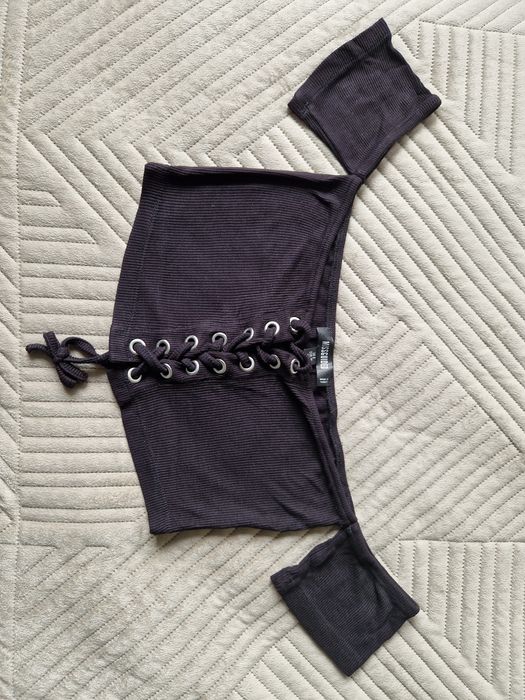 Crop top missguided z wiązaniem czarny prążkowany