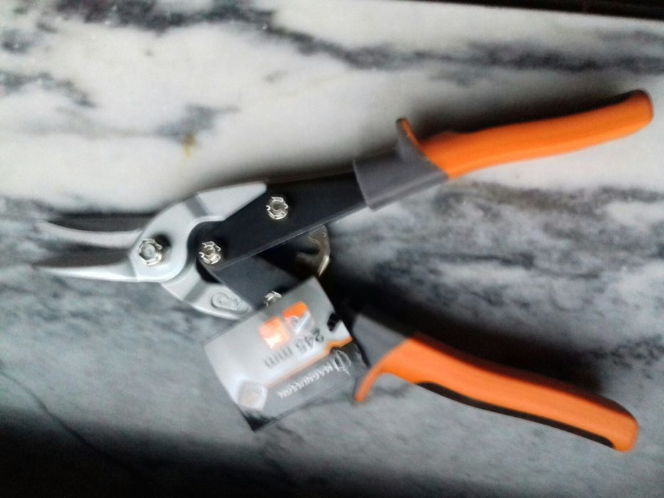 Tesoura Magnusson nova