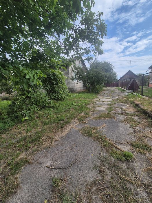 Продам пів будинку
