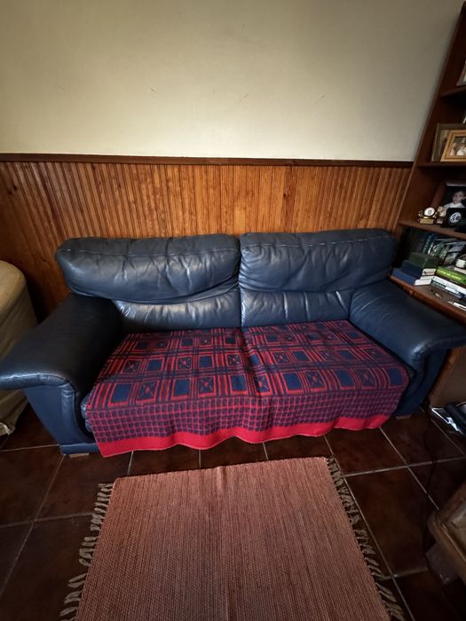 Sofa 3 lugares em cabedal
