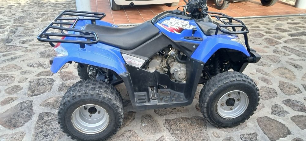 Moto 4 muito bom  estado
