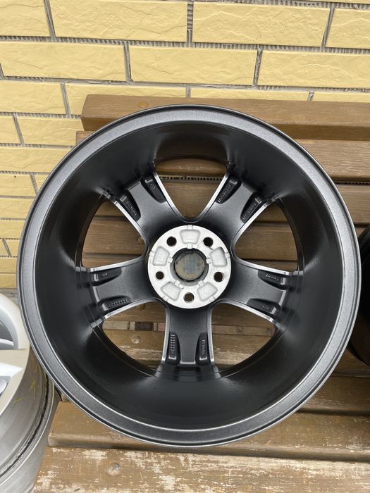 Диски R17 5.112 ET54 7J цо57.1 Гольф Джета кадди тоуран т4 Шкода а5