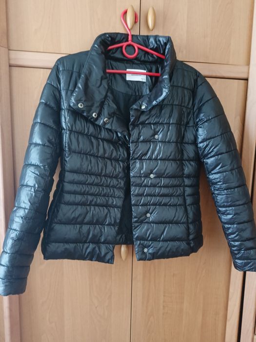 Куртка демісезонна.