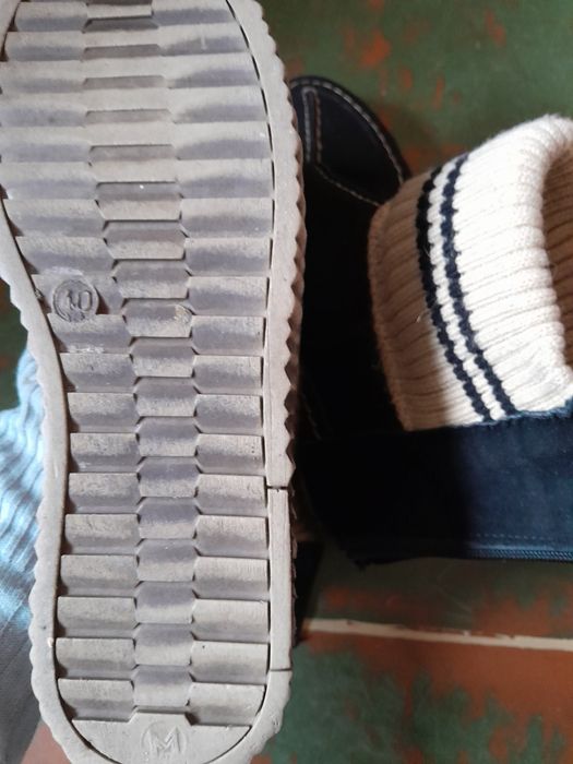 Продам сапожки -ботинки женские,натуральная замша.