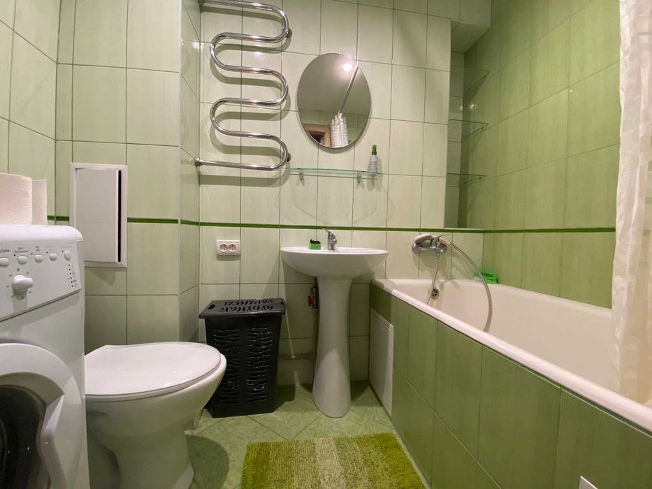 Актуально. Пр-т Голосіївський 7 , 4 хвилини пішки метро "Деміївська"