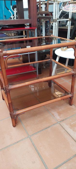 Movel de apoio em madeira
