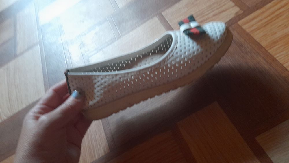 Взуття для дівчинки