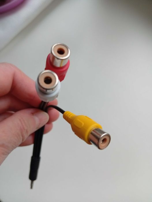 AV-кабель переходник Mini Jack 3.5 мм на 3 RCA (Тюльпаны) - новый.