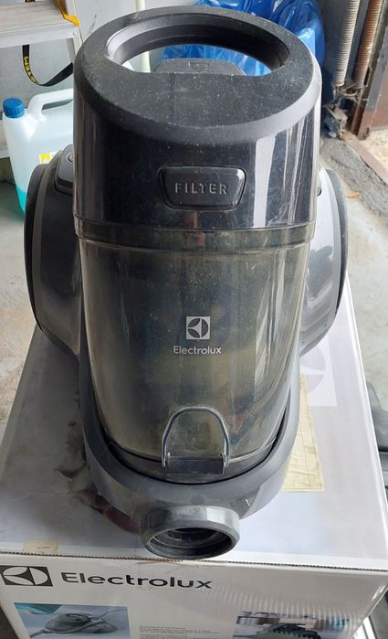 Odkurzacz bezworkowy Electrolux Ease