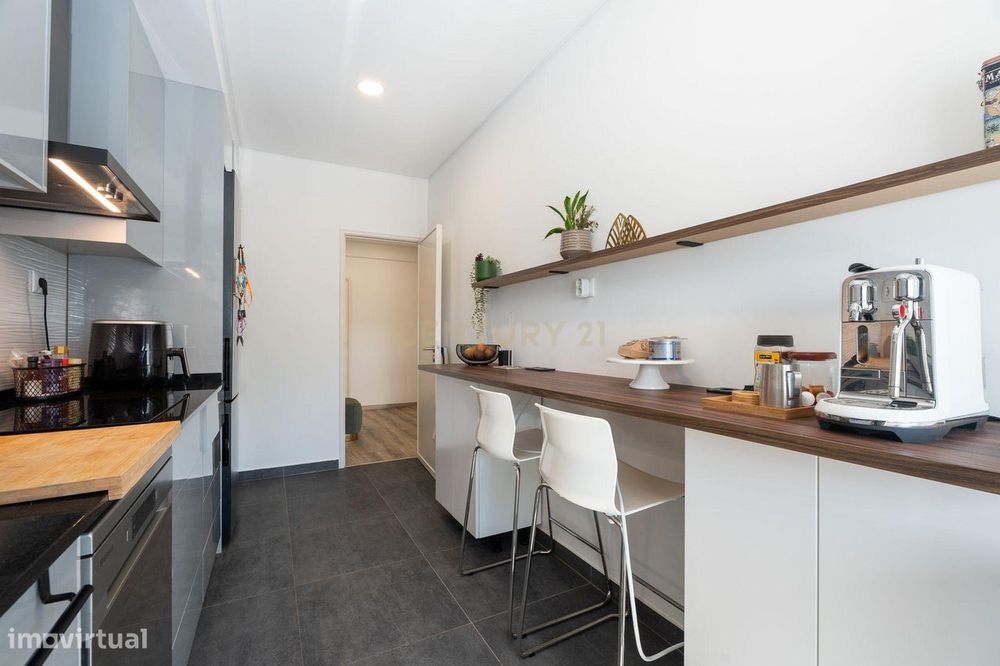** Espectacular Apartamento T2 Perto Do Metro De Odivelas **