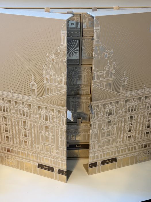 Harrods Beauty Advent Calendar - PUDEŁKO