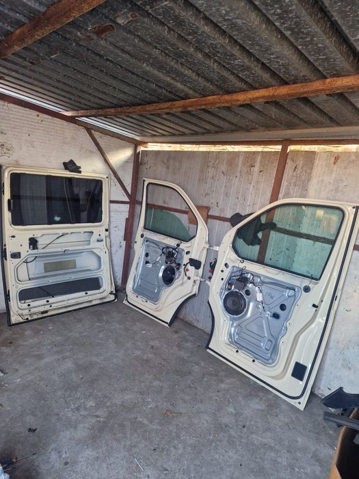 Drzwi l+p przód suwane boczne kom. vw t6