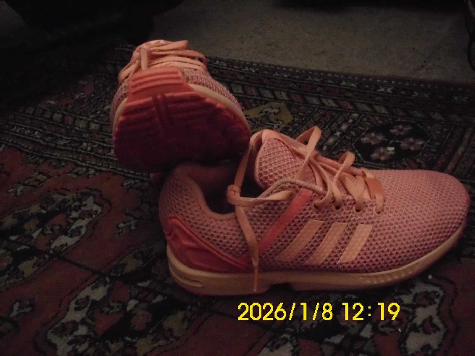 Sapatilhas de marca originais, impecaveis , APENAS 15