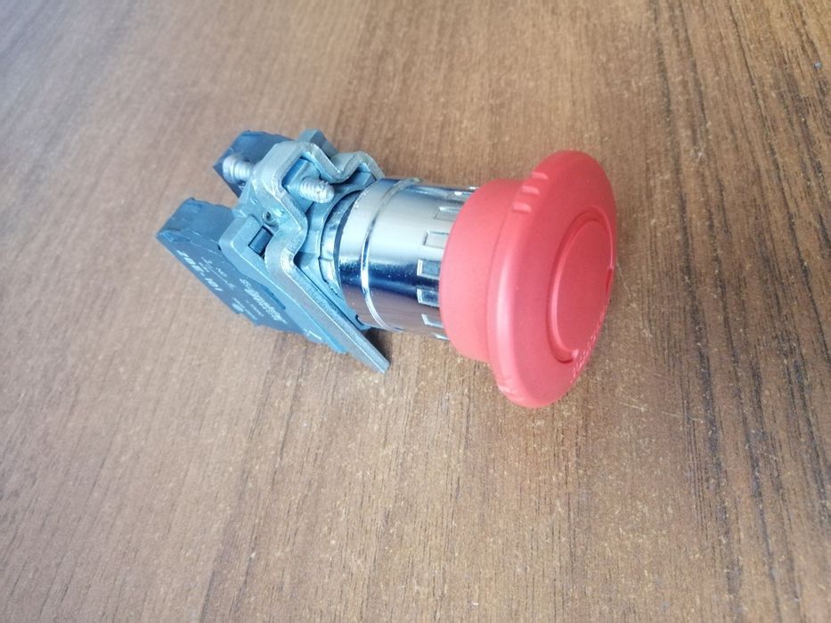 Кнопки Аско, Schneider, IEK