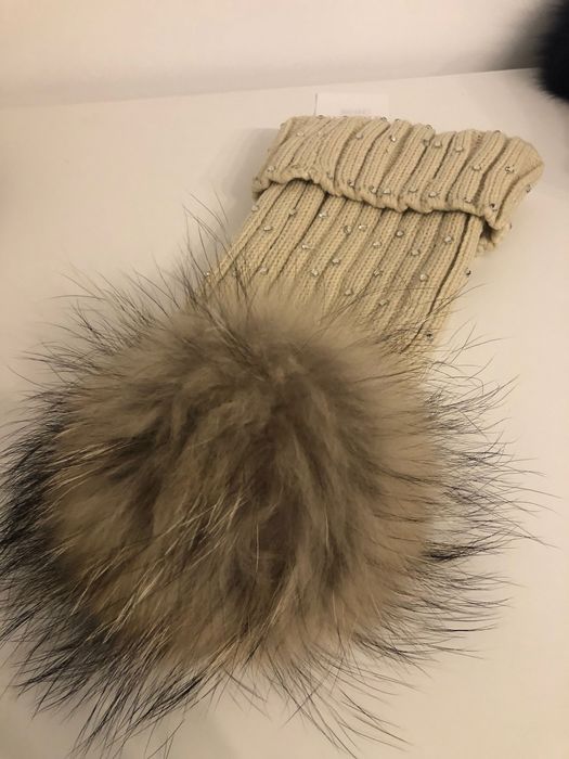 Nowa zimowa czapka Gatta duży pompon jenot naturalne futro beż