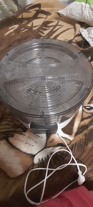 Сушка для фруктів та овочів "Zelmer 520W"