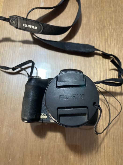 Maquina fotografica Fuji com tripe e bolsa