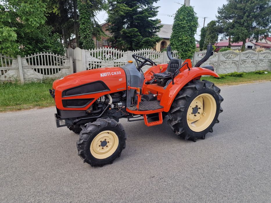 Traktor Kioti CK35