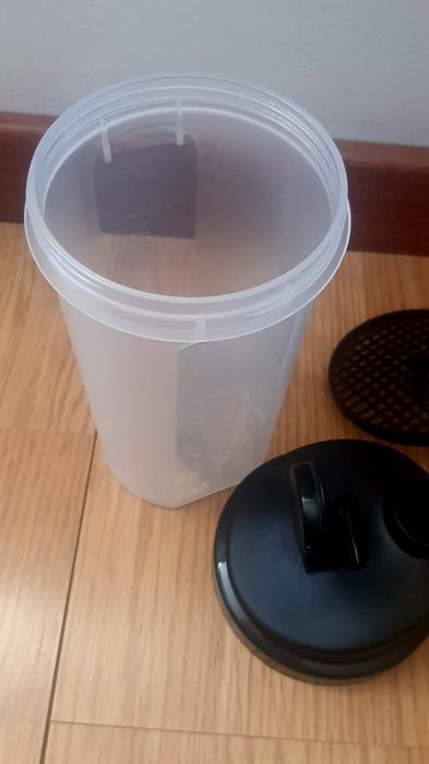 Shaker 750 ml NOVO