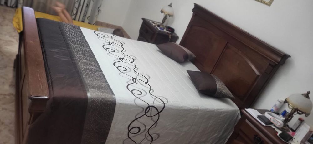Cama e Estrado para venda