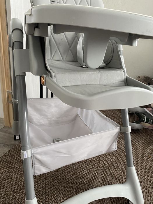 Стільчик для годування